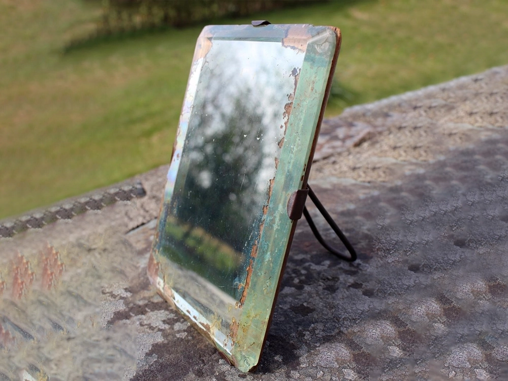 A Travel Mirror presented to Michael Collins in 1921.